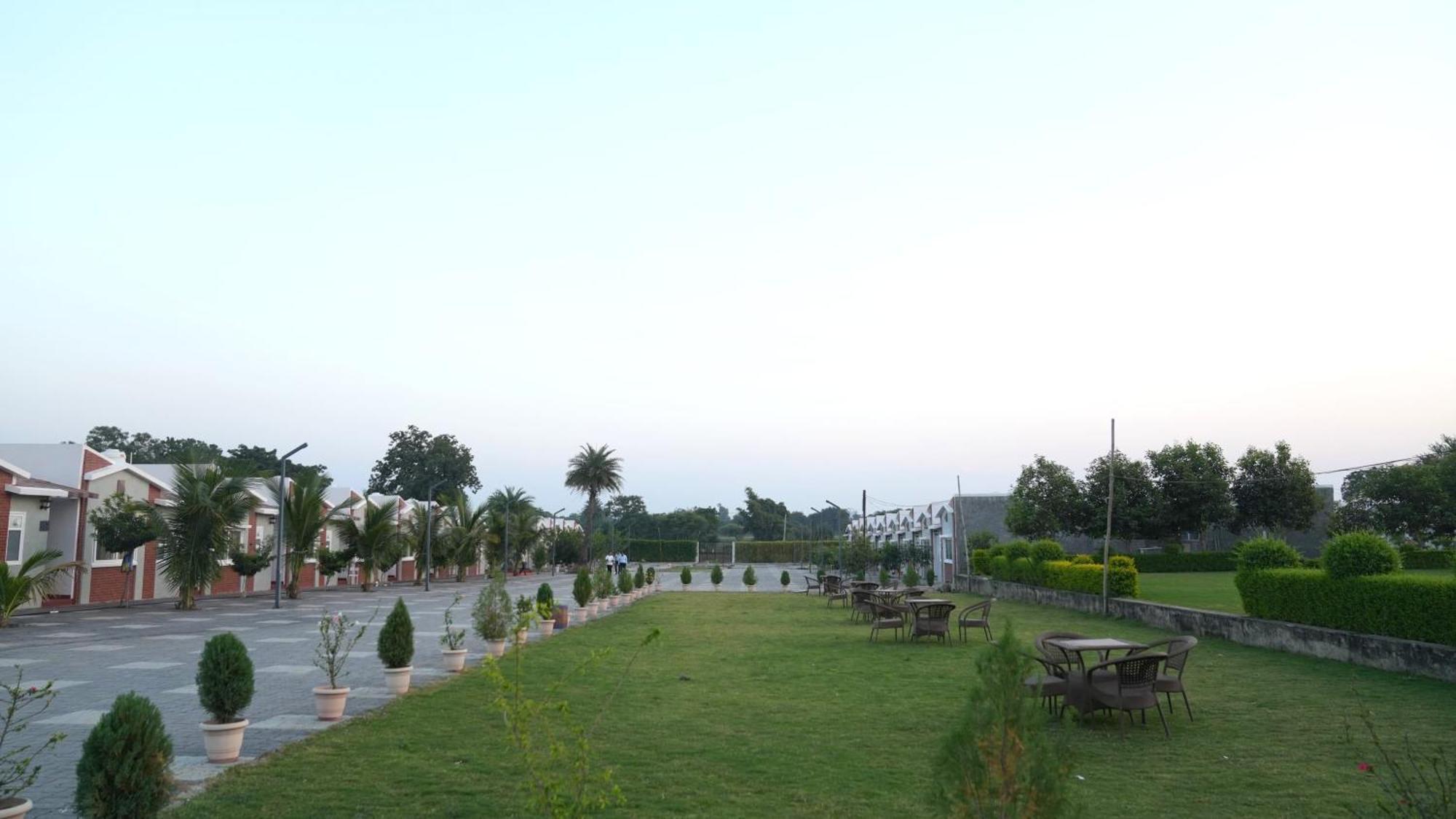 Hotel The Sky Imperial Sethji Ni Wadi 4*